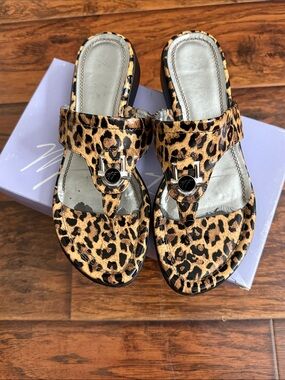 Marc Fisher Leopard Print Thong Sandals - Tan & Black